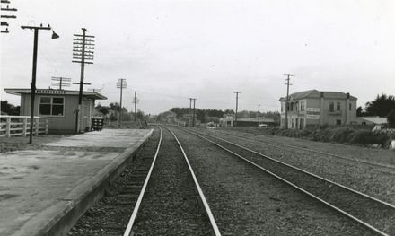 Bunnythorpe Railway Station and Hotel