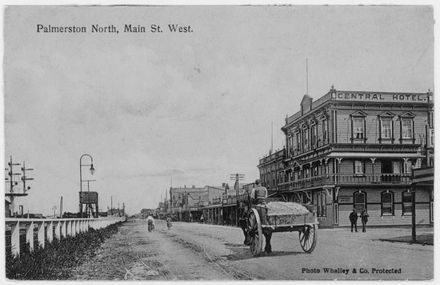 Central Hotel, Main Street West