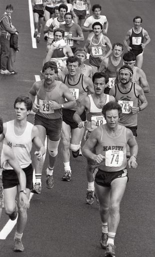 2022N_2017-20_040132 - Family flavour to run - Half-marathon 1986