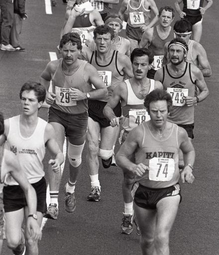 2022N_2017-20_040132 - Family flavour to run - Half-marathon 1986