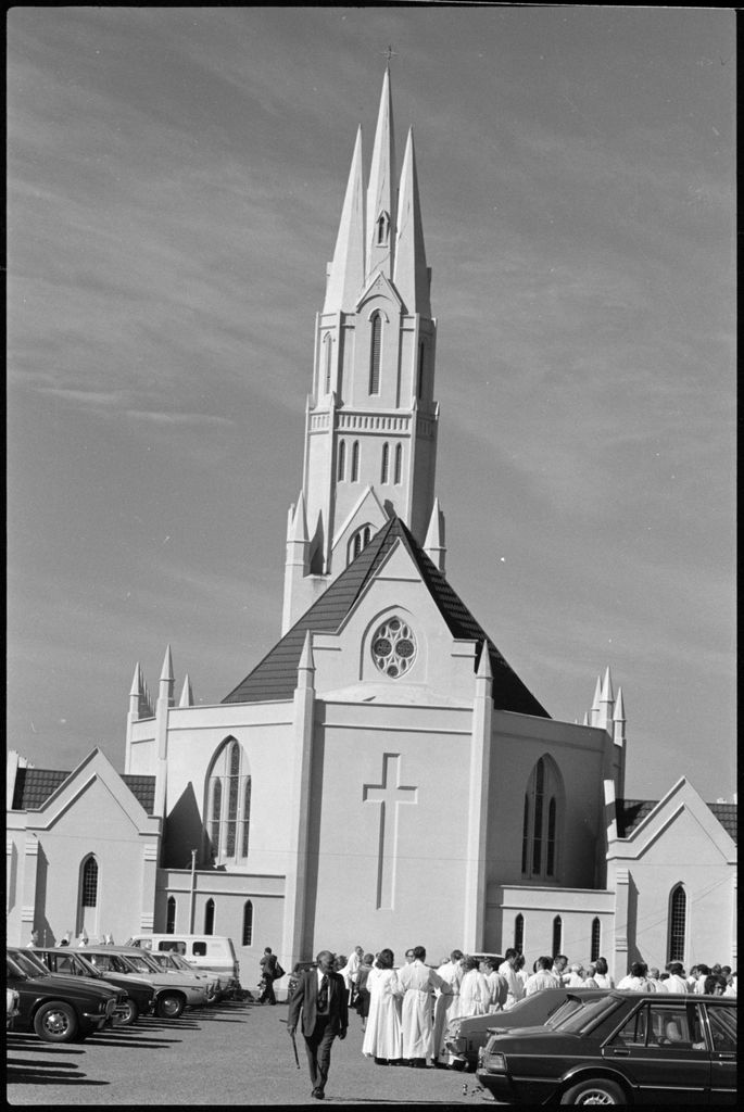 "City's new Bishop takes mitre"