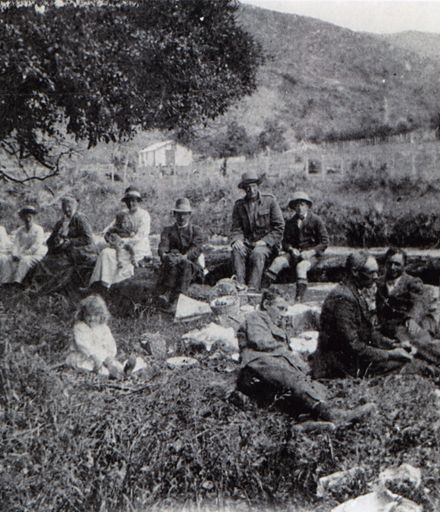 Picnicking by Kahuterawa Stream