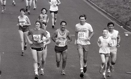 2022N_2017-20_040156 - Family flavour to run - Half-marathon 1986