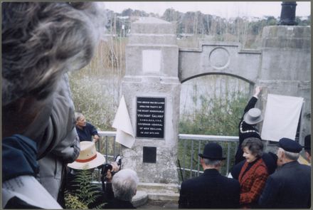 Mayor Mark Bell-Booth unveils commemorative plaques beside the Fitzherbert Bridge