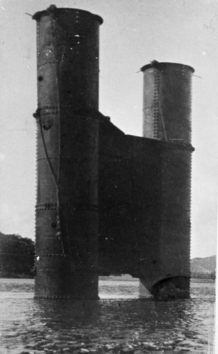 Ashhurst Bridge piles