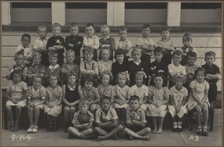 Terrace End School - Primer 2, 1942