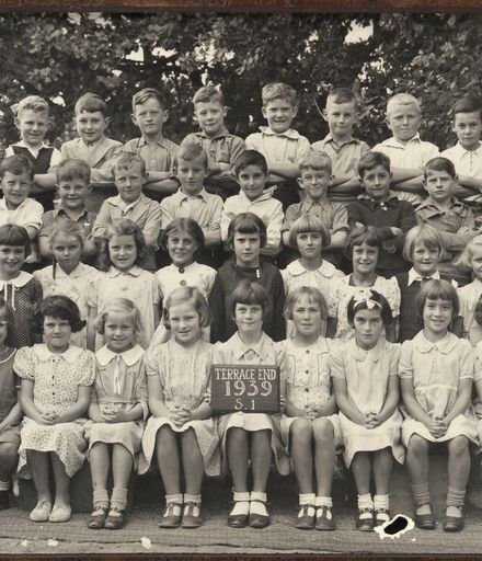 Terrace End School - Standard 1, 1939