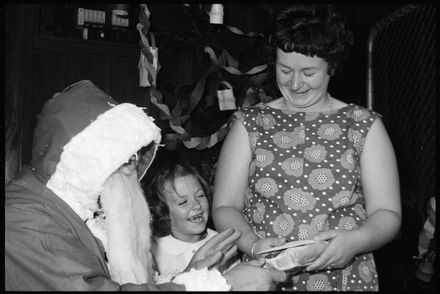 Children meeting Santa - Resource cover image