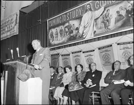 "Deputy Mayor Opens Church Congress"