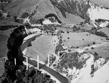 Managweka rail bridge under construction.