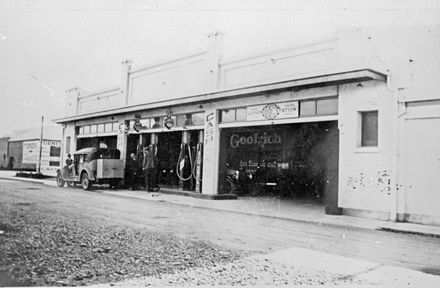 Collinson's Service Station, Regent Arcade