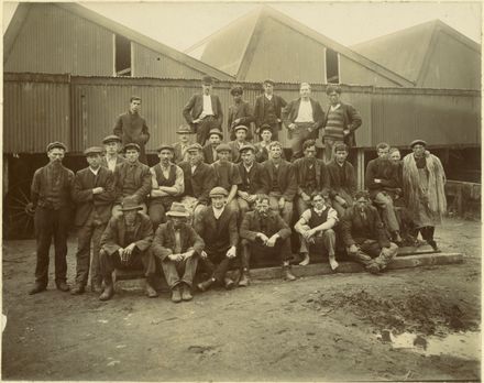 Workers at Miranui Flaxmill, near Shannon