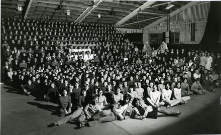 'Under the Sun' stage show - cast and crew