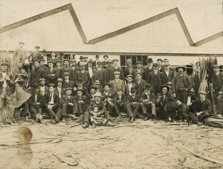 Workers at Miranui Flaxmill, near Shannon