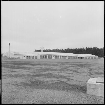 2018N_2017-20_MS000964a - Closed World of Modern Mental Home