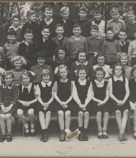 Terrace End School - Standard 3, 1944