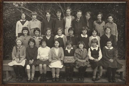 Terrace End School - Standard 3, 1933