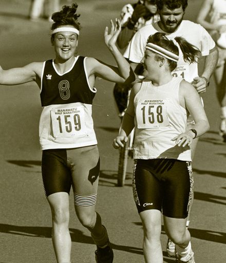 2022N_2017-20_040013 - Manawatu Marathon Clinic half-marathon 1991