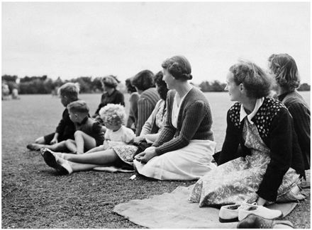 Evans Family Collection: Picnic at West End School