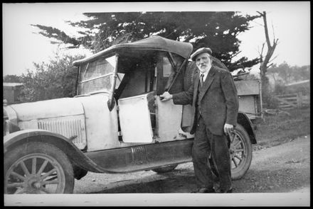 Bill Allwright with his car - Resource cover image