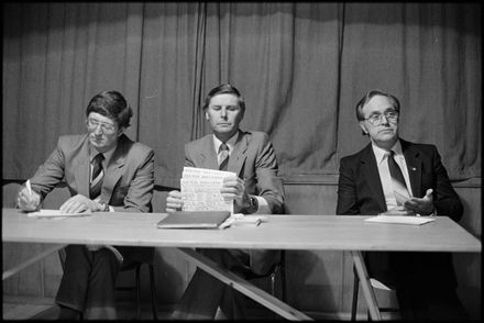 “Battlelines drawn in Rangitikei” - Resource cover image