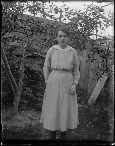 Unknown Woman - Berry Family Collection - Resource cover image