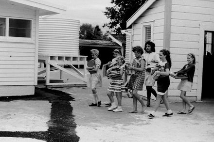 Newbury School - transition to new buildings - Resource cover image