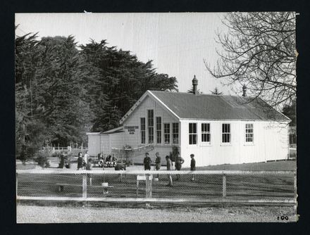 The ‘Old’ Aokautere School from the Main Road