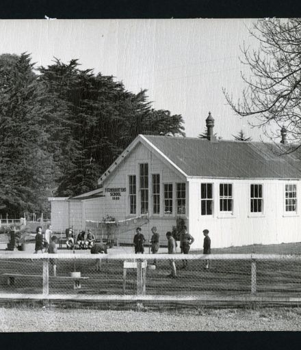 The ‘Old’ Aokautere School from the Main Road