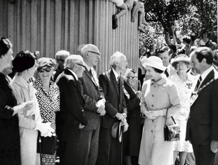Queen Elizabeth II Greeting Palmerstonians