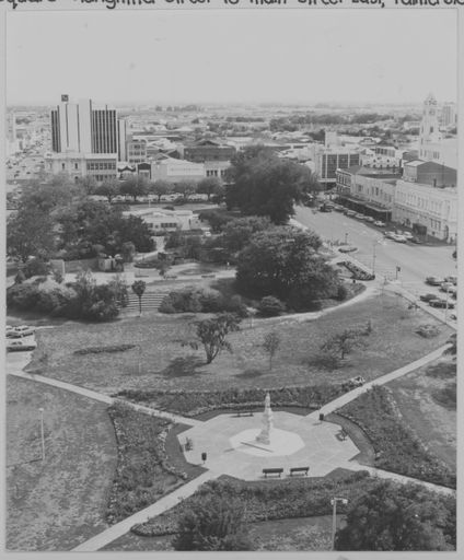 Te Peeti Statue and The Square, From Above