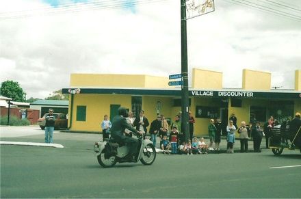 Second Ashhurst Christmas Parade. - Resource cover image