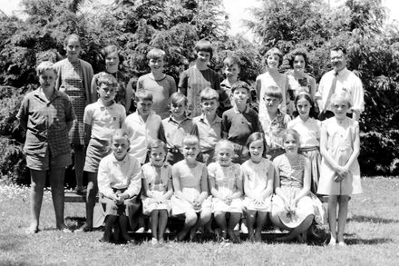 Newbury School upper class photograph