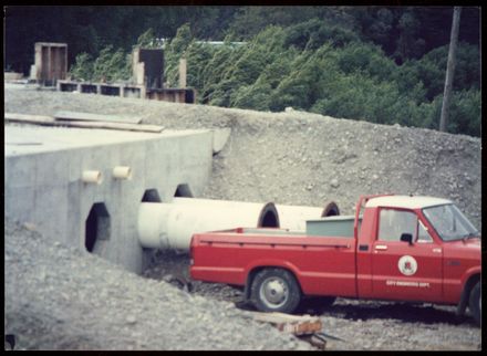 Construction of the Fitzherbert Bridge