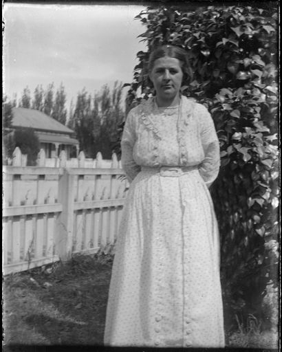 Unknown Woman - Berry Family Collection - Resource cover image