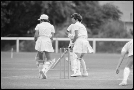 “Kiwi women coast to easy victory” - Resource cover image