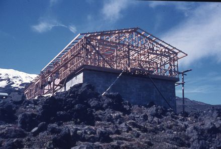 Scouts building Ruapehu Lodge and Snow School