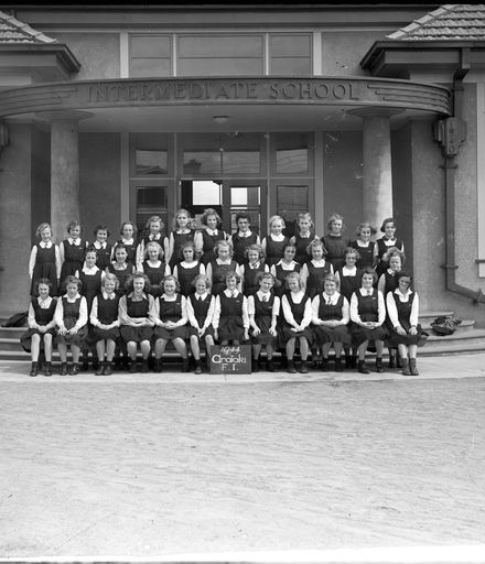 'Arataki' girls, Form I, Palmerston North Intermediate School