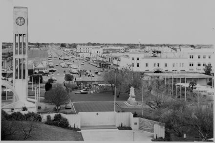 Lion's Den and Playground, The Square