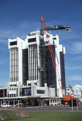 Crane Deconstruction at the National Mutual Building