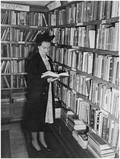 Evans Family Collection: Mrs Evans at Palmerston North Public Library