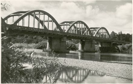 The three southernmost Arches of the second Fitzherbert Bridge