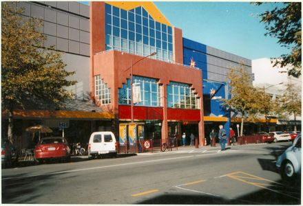 Downtown Shopping Complex, Broadway Avenue