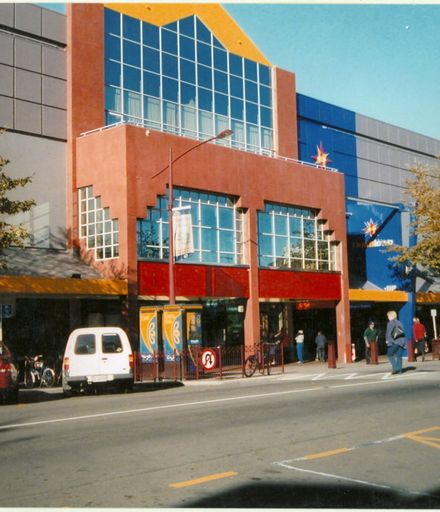 Downtown Shopping Complex, Broadway Avenue