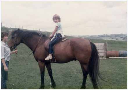 Junior School's bus trip to Mrs Hudson's farm