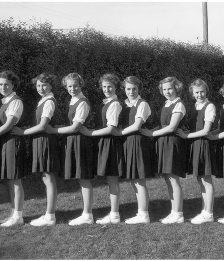 Palmerston North Technical College 'F' Netball Team, 1954