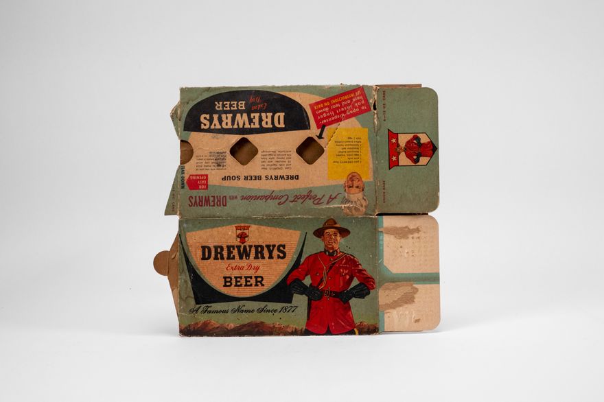 Drewrys Extra Dry Beer Cardboard 6-Pack