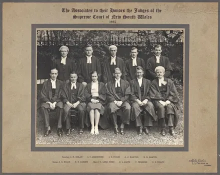 Supreme Court Associates Class Photo - Resource cover image