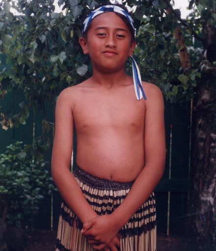 Dempsey Taueki, Foxton School Kapahaka member, 1995
