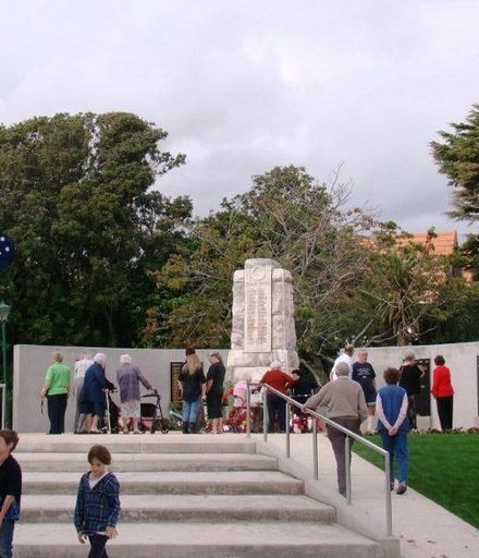 The new Levin Cenotaph 2010
